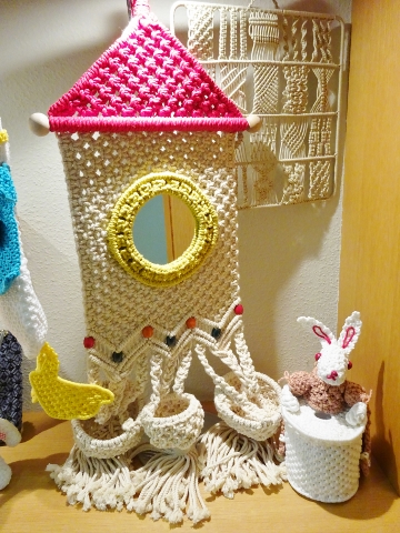 マクラメ　展示棚作品